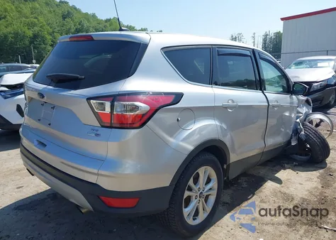2017 Ford Escape Se z USA, uszkodzony, nr VIN 1FMCU9G93HUB67348